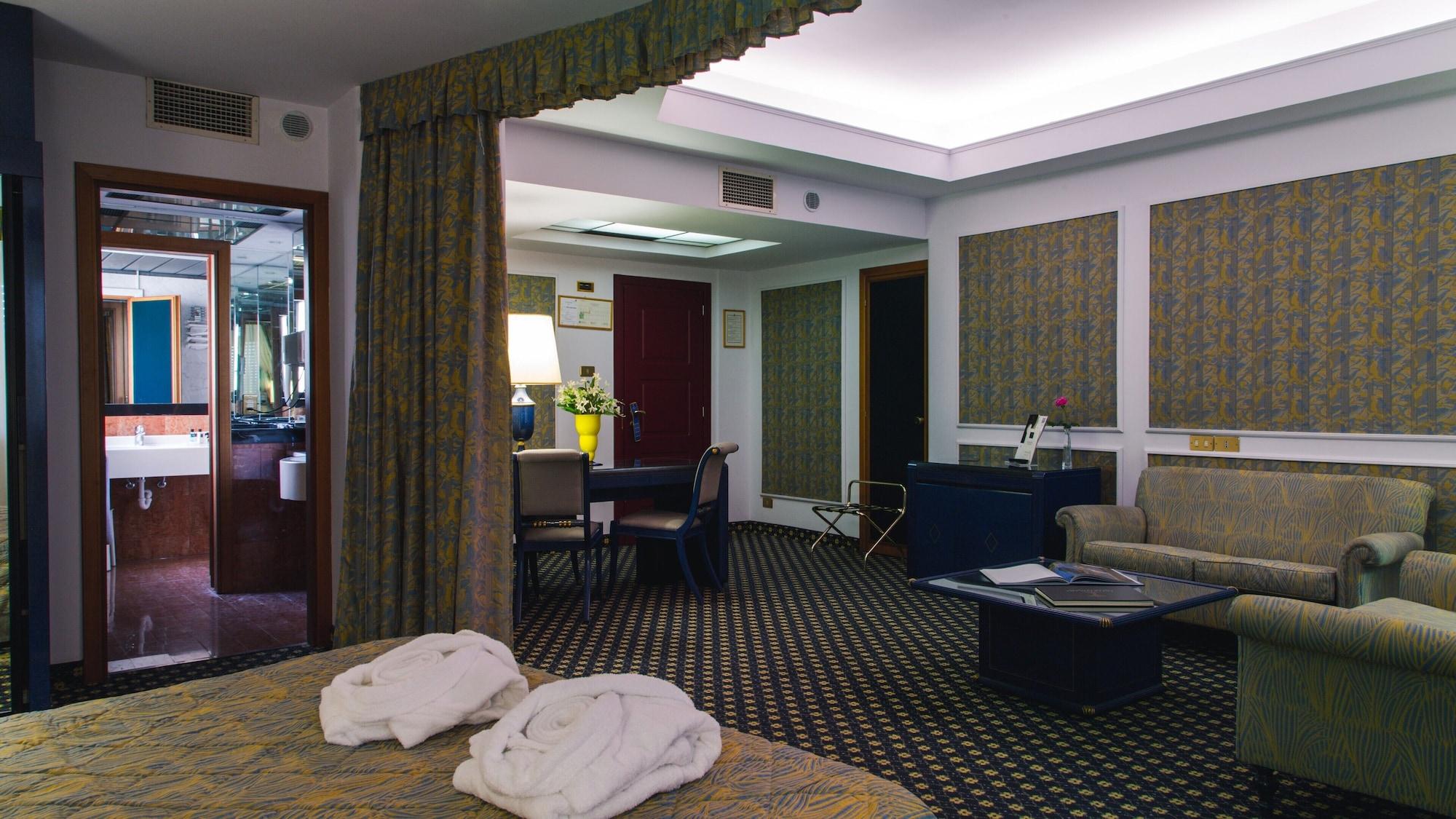 Hotel Grand Excelsior 4*