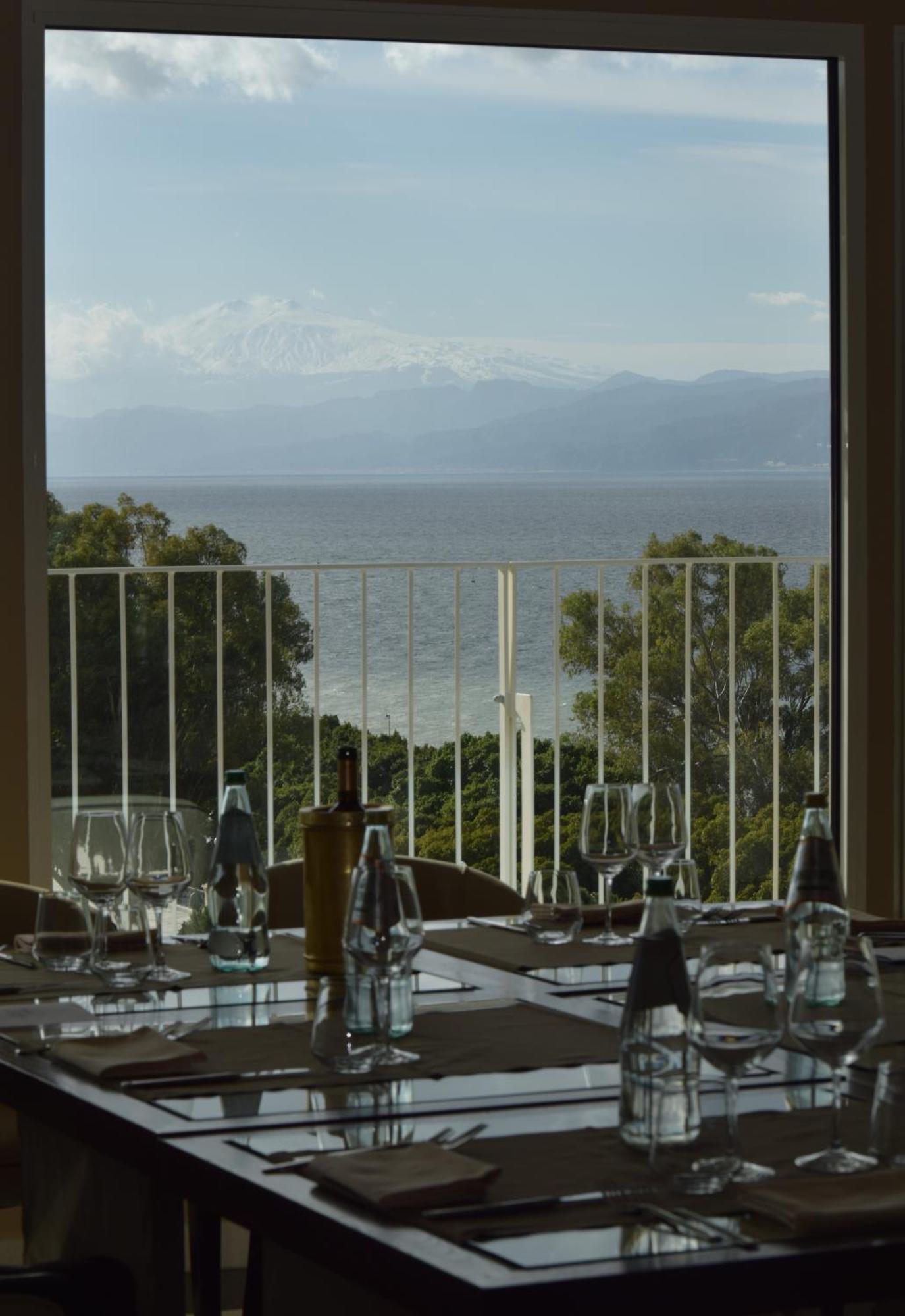 Grand Excelsior Hotel 4*